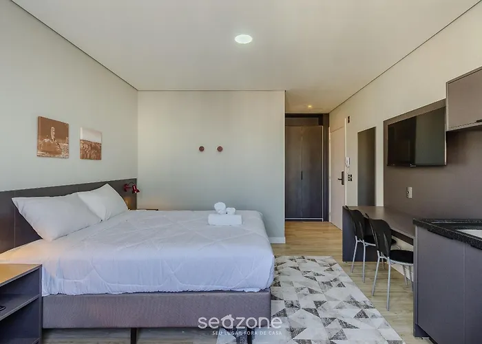 Apto No C. Historico Em Cond. C/ Piscina Tco1115 * Porto Alegre